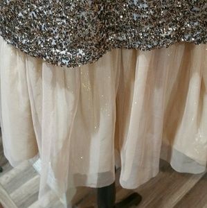 Decree Skirts - Beautiful Elagant 2pc skirt and top Decree Skirts - Beautiful Elagant 2pc skirt and top